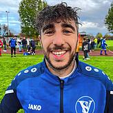Bierdusche? Schon passiert: Alessandro Rosati vom SV Volkertshausen nach der Partie gegen den Hattinger SV.