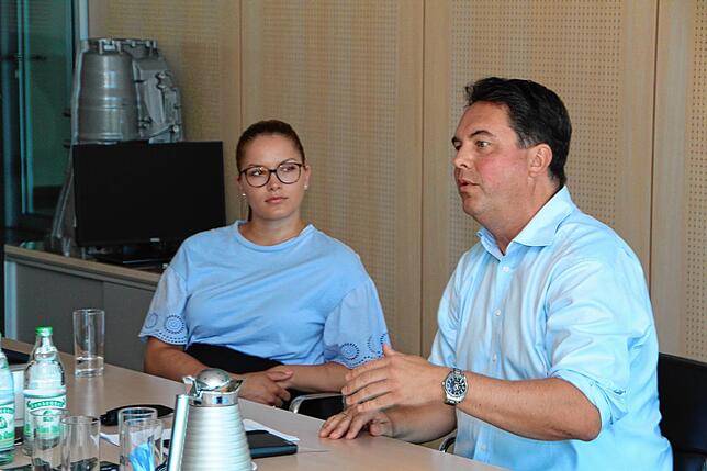 Familientandem: Gina Weber und ihr Vater Christian Weber erläutern ihre Vorstellungen vom künftigen Weg des Markdorfer Familienunternehmens.