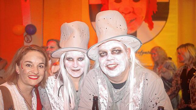 Bild 6: Glückwunsch! Fotos vom Jubelball zu Ehren der Lausbuben der Narrengemeinde Hofpeter