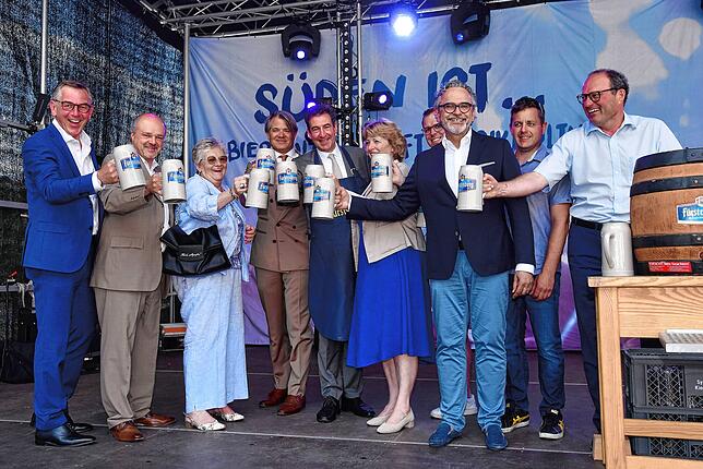 Bild 16: Heißer Auftakt am Samstag beim Donaueschinger Donauquellfest