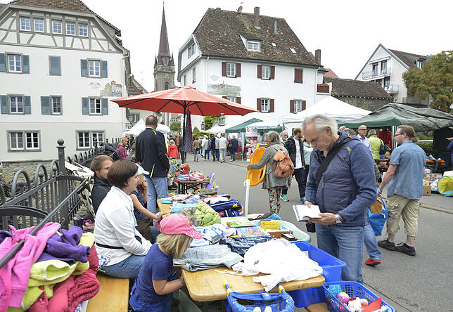 Der Kinderflohmarkt des Familienverbandes lockte in der Vergangenheit bereits ab den frühen Morgenstunden Schnappchenjäger an.