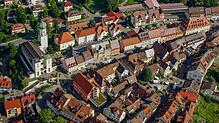 Die Stockacher Oberstadt aus der Luft (Archivbild). Das historische Stadtbild mit roten Ziegeldächern soll erhalten bleiben.