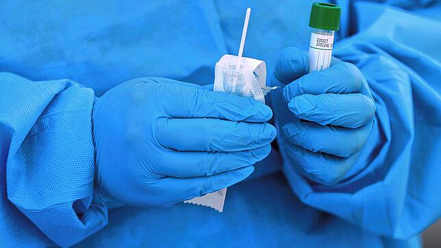 Im Landkreis Sigmaringen verstarb am Donnerstag eine 80-jährige Frau am Coronavirus.