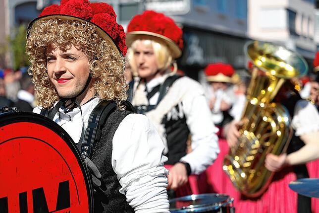 Bild 12: Bunte Kostüme und fröhliche Stimmung beim Fastnachtsumzug 2025