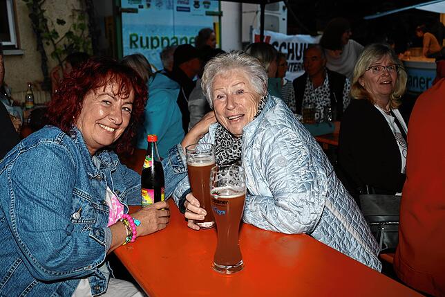 Bild 18: Das Dingelsdorfer Herbstfest 2025 ist eröffnet: So wird am ersten Abend gefeiert