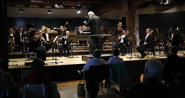 Der Pandemie zum Trotz: Die Südwestdeutsche Philharmonie gibt Konzerte unter Einhaltung sämtlicher Auflagen. Das Orchester spielte im ...