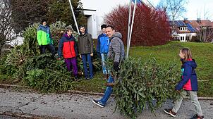 Mit ihrer beliebten Christbaumsammelaktion füllen die Schüler der Gemeinschaftsschule Mönchweiler ihr Gemeinschaftskonto. Dabei können ...