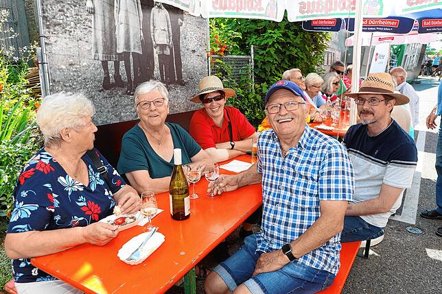 Bild 2: Das Wollmatinger Dorffest 2024 geht zu Ende, doch auch der Sonntag war schön!