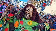 Gute Laune beim Umzug am Fasnachtsmändig in Bad Säckingen.