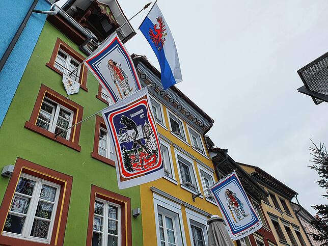 Flagge zeigen: In manchen Häusern gibt man an diesem Mentig einfach allles.