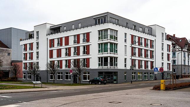 Die Vöhrenbacher Straße beginnt in Villingen vor dem Riettor und zieht sich &ndash; ab dem Friedengrund als Alte Vöhrenbacher Straße ...