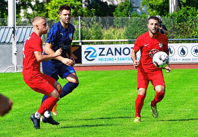 Bild 2: VfB Waldshut gewinnt das Derby beim FC Tiengen 08 mit 3:1 &ndash; und wir haben Bilder!