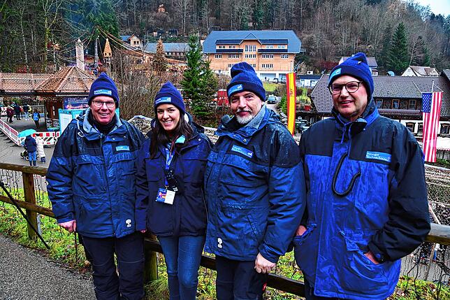 Sie sind mit dem Verlauf des Triberger Weihnachtszaubers ingesamt zufrieden, nehmen aber kritische Stimmen ernst. Von links Thomas ...