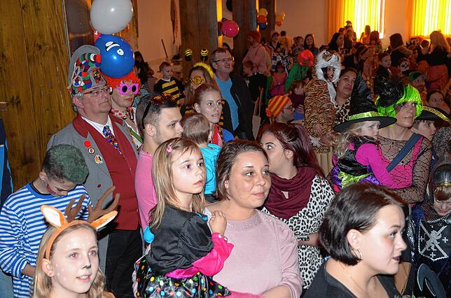 Kinderball der Historischen Narrenzunft Markdor in der Stadthalle.