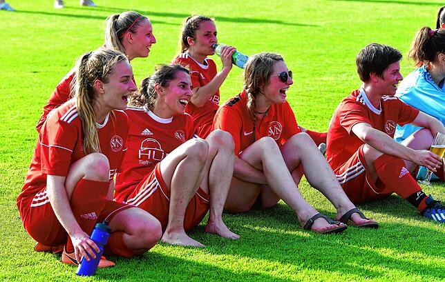 Bild 48: SV Niederhof steigt nach 3:2-Sieg bei der SG Ebnet in die Verbandsliga auf &ndash; und wir haben Bilder!