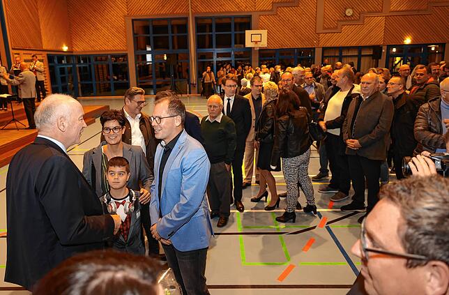 Bild 16: Bilder vom Wahlabend: Gaienhofen feiert seinen künftigen Bürgermeister Jürgen Maas