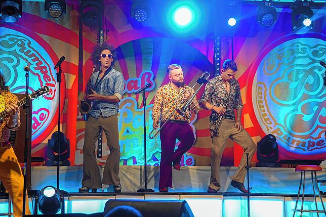 Bild 2: Papi's Pumpels: schrille Party im 70er Jahre-Look