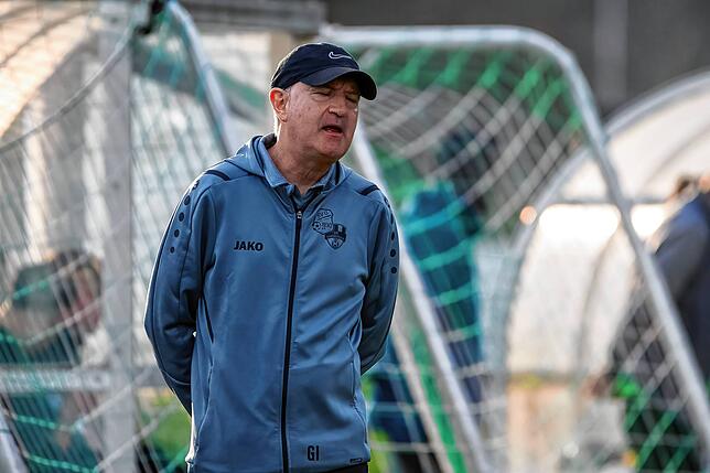 Trainer Georg Isele (SG Mettingen/Krenkingen) nach dem 1:1 in Herten: &bdquo;In unserer Verfassung müssen wir über Platz zwei derzeit ...