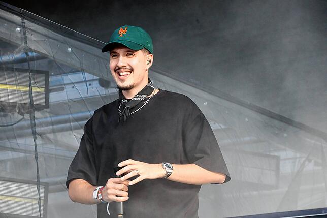 Bild 17: RIN rappt am Sonntag beim Southside-Festival