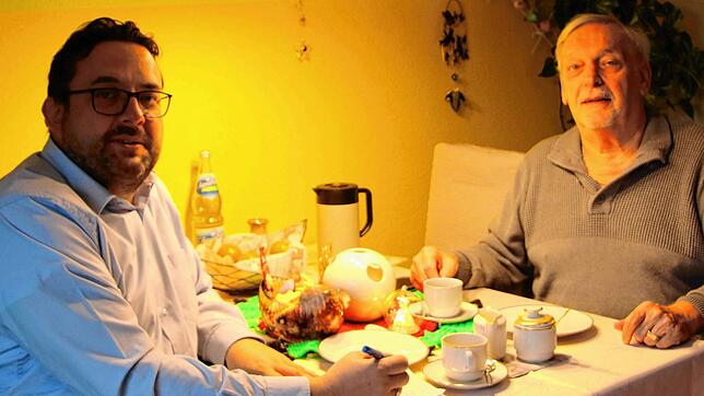 Nach acht Jahren als Reporter beim SÜDKURIER hört Stefan Kurczynski (rechts) zum Jahresende auf. Mit dem Waldshut-Tiengener ...