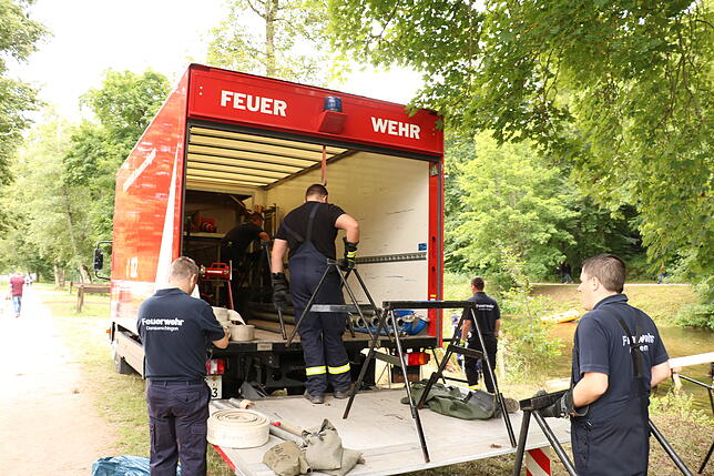 Bild 20: Bilder von der Freiwilligen-Arbeit der Feuerwehr beim Marathon der Gespannfahrer
