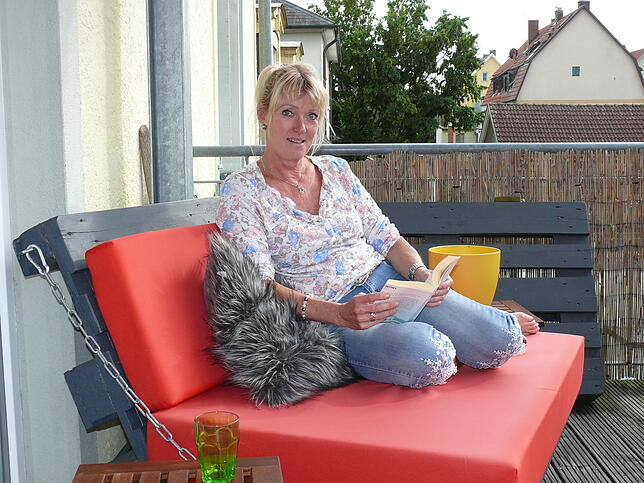 Silke Platthaus mag vor allem den Balkon, von dem aus sie eine schöne Sicht auf Hinterhöfe im Paradies hat.