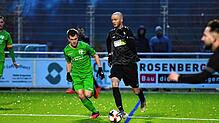 Tobias Weißhaar (am Ball) und der FC Tannheim zählen zu den Favoriten der Liga. Derzeit stehen sie mit 26 Punkten auf dem zweiten Platz.
