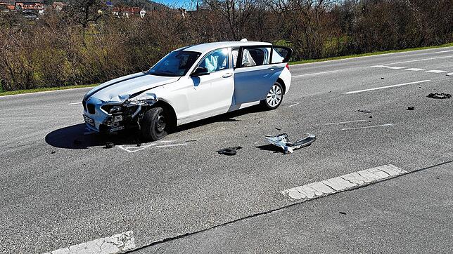 Am Dienstagmittag ist es an der Einfahrt von der Außer-Ort-Straße in die Unterdorfstraße zu einem Unfall mit zwei Autos gekommen. Die ...