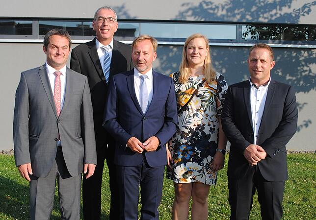 Die neuen OB-Stellvertreter (von links): Bürgermeister Joachim Baumert, Peter Kaiser (CDU), OB Philipp Frank, Daniela Tayari (Grüne) und ...