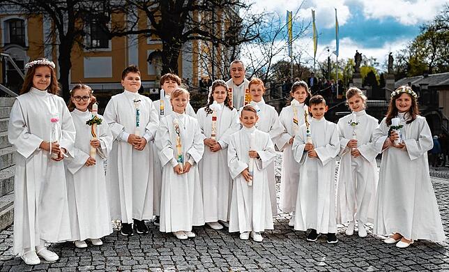 In der Stadtkirche St. Johann haben zwölf Kinder ihre Erstkommunion in einem feierlichen und fröhlichen Gottesdienst gefeiert. Nach ...