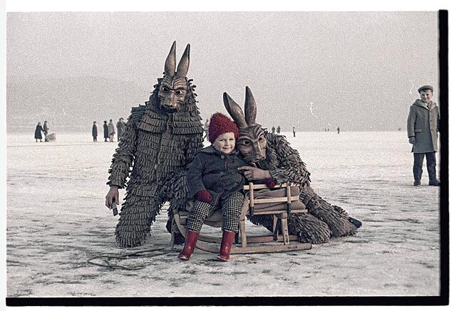Bild 13: Bilder von der Fasnacht bei der Seegfrörne im Jahr 1963