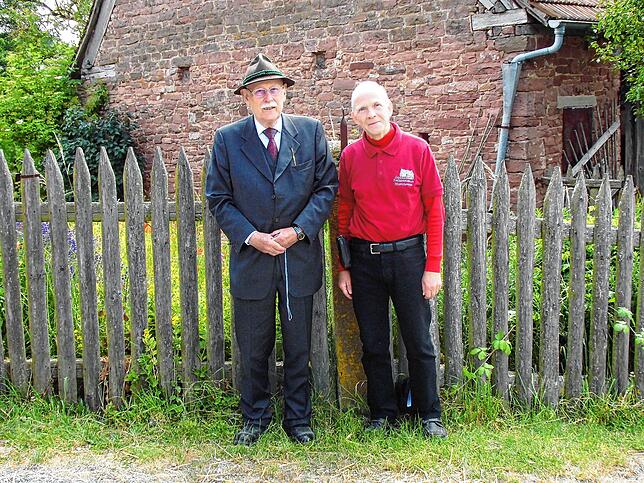 Zu einer historischen Vorführung im Freilandmuseum Walldürn-Gottersdorf im Juni 2014 besuchten Markgraf Max von Baden (links) und dessen ...