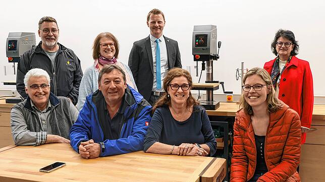 Freuen sich über verbesserte Möglichkeiten am FHG: (obere Reihe von links) Thomas Jünger (Gebäudemanagement), Anne Doll ...