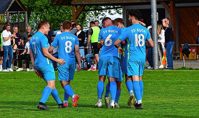 Bild 1: SV Buch besiegt die SG FC Wehr/Brennet mit 1:0 – und wir haben Fotos!