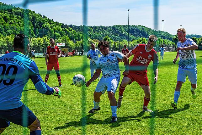 Bild 19: SV Eggingen überrascht mit 2:1-Sieg gegen Spitzenreiter FC Tiengen 08 II &ndash; und wir haben Bilder!