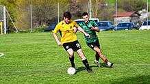 Der FC Gutmadingen (Torschütze Manuel Huber, links) hat sich mit einer Portion Glück gegen den VfR Stockach (Marcel John) 1:0 durchgesetzt.
