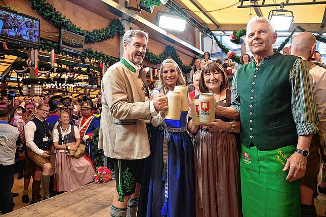 Bild 6: „O‘zapft is“ – 190. Münchner Oktoberfest gestartet