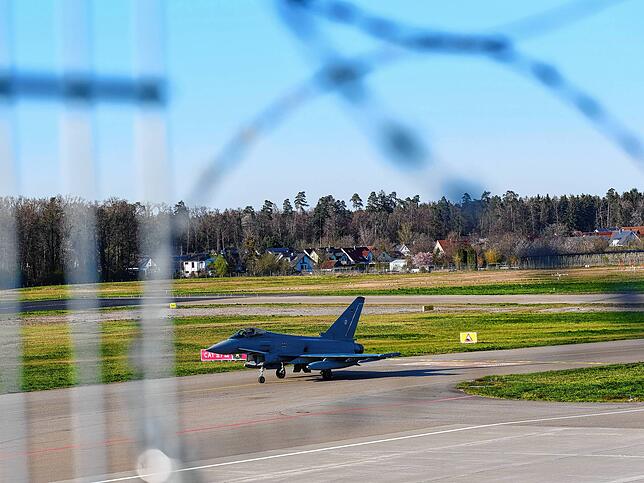 Bild 4: Landung eines Eurofighters am Bodensee Airport: Ein überraschendes Ereignis für alle - Hier die Bilder!