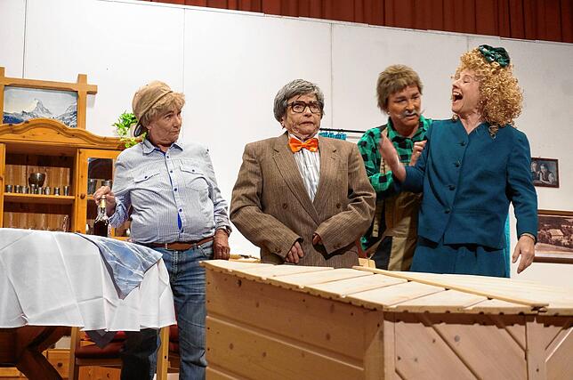Bild 7: Die Premiere von „Der ledige Bauplatz“ – Ein vergnüglicher Theaterabend in Tiengen