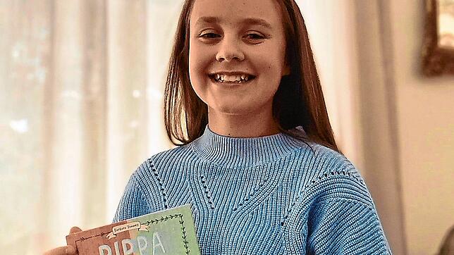 Schulsiegerin beim Vorlesewettbewerb der Realschule Triberg ist Leonie Böhm. Sie las der Jury aus &bdquo;Pippa, mein (halbes) Leben ist ...