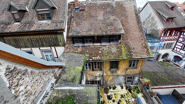Unweit des Hauses von Carolin Müller steht dieses Gebäude, das ihrer Aussage nach seit 30 Jahren unbewohnt ist und verfällt. „Da ...
