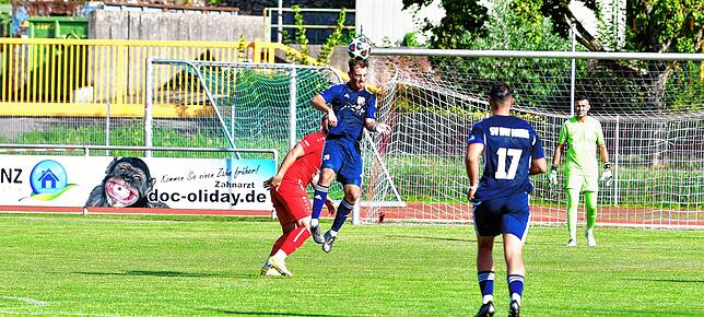 Bild 23: SV Jestetten müht sich zu einem 2:0 gegen Aufsteiger SV Blau-Weiß Murg &ndash; und wir haben Bilder!