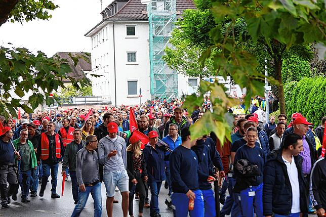 Bild 3: ZF Friedrichshafen: Bilder vom Protestmarsch gegen den Stellenabbau