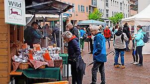 Regionale Produkte werden beim Naturpark-Markt am 18. Mai auf dem Marktplatz präsentiert. Außerdem öffnen die Händler ihre Geschäfte und ...