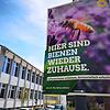 Ein Wahlplakat der Grünen vor der Robert-Gerwig-Schule.