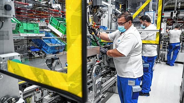 Gewerkschaften und Betriebsräte sind sich einig: Nur durch Investitionen in Bildung, Ausbildung und Innovationen wird die Industrie in ...