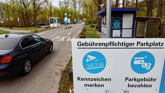 Beim Parkplatz auf der Mainau gibt es keine Schranken mehr &ndash; kostenlos ist das Parken aber nicht.