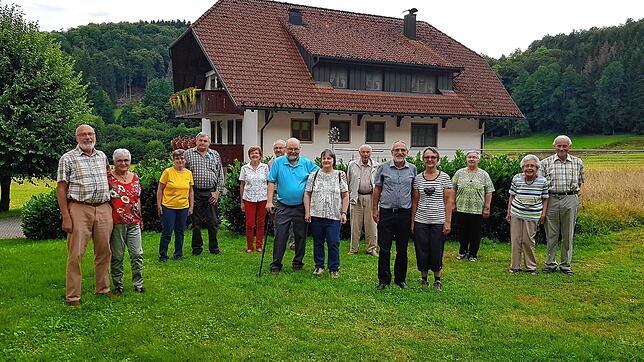 Der neue Vorsitzende Karl-Heinz May (links) mit den für 25-jährige Mitgliedschaft Geehrten Margaretha May, Anna und Günther Frank, Erika ...