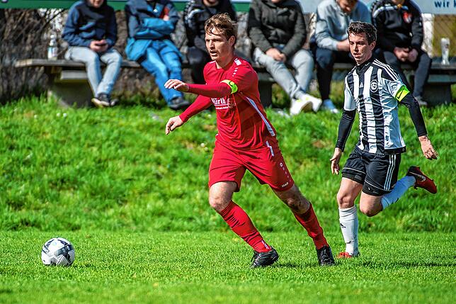 Bild 12: Spvgg. Wutöschingen gewinnt beim FC Grießen mit 3:1 &ndash; und wir haben Bilder!