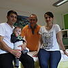 Ärgern sich über die zentrale Notaufnahme (von links): Pavel Kasim mit seinem Sohn, Ralf Kremer und Zinaida Kasim.